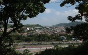 Vista panorámica de la avenida León Febres Cordero, en La Aurora.