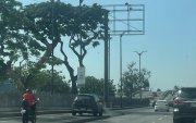 La Ordenanza que regula la publicidad exterior en Guayaquil incluye disposiciones para las estructuras que se utilizan para difundir anuncios.