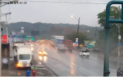 En vía a la costa y vía Perimetral fueron dos de los puntos donde se registró la lluvia en la tarde de este 17 de agosto.