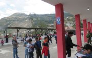 El electorado ecuatoriano, desengañado por sucesivos gobiernos que lo han defraudado, vota en contra de uno u otro grupo.