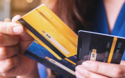 El pago indiscriminado con tarjeta de crédito puede conllevar al sobreendeudamiento.