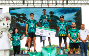 Ganadores del podio celebran en Guayaquil la edición de la Bimbo Global Race, marcada por deporte, inclusión y ayuda social.
