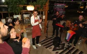 En negocios de la calle Juan Rodríguez hubo música en vivo, además de ofertas gastronómicas.