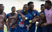 Anthony Bedoya y su gol que le dio la clasificación a Delfín a cuartos de final de Copa Ecuador.