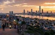 Referencial. Guayaquil enfrenta el desafío de mejorar la seguridad, los servicios y su organización territorial ante el crecimiento de la ciudad.