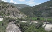 El antiguo Land Rover se precipitó a la quebrada del río Guayllabamba. Pilar Franco quedó a cargo de seis hijos: Pilar, María Victoria, María Rosa, Xavier, Milagros -mi madre- y José Luis.