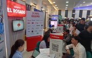Larga fila se formó en el ITB para dejar una hoja de vida en feria de empleo, donde participaron 105 empresas.