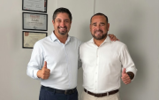 Javier Orti y Héctor Párraga, presidente de Avanza y candidato a la alcaldía de Portoviejo.