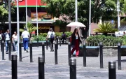 Se considera que existe una ola de calor cuando la temperatura máxima supera los 23 °C durante al menos dos días consecutivos.