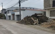 Los vecinos cuestionan no solo convivir con calles con baches, sino con intervenciones que permanezcan paralizadas o avanzan lentamente.