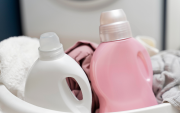 Amplia oferta de detergentes hay en tiendas y supermercados de Ecuador, donde predominan los aromas floral y de limón.