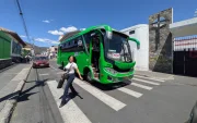 La ruta funciona desde el barrio Chiviquí hasta el parque central de Tumbaco y viceversa. Los pasajeros aseguran que no se cumplen las frecuencias.