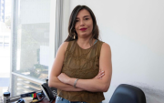 Lorena Araujo es una de cuatro investigadores de la PUCE, que estudió el rendimiento académico de alumnos.