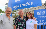 Interesados revisan requisitos y pasos para participar en los remates de casas del Biess durante la feria de vivienda.