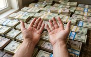 L honorabilidad ha dejado de ser una virtud o un referente a seguir, abundan pillos que hablan de honestidad  para que otros pillos no les hagan competencia.