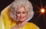 Dolly Parton murió el 25 de agosto de 2026 a los 80 años, según confirmó su familia.