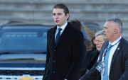 Barron Trump, hijo del presidente de EE. UU., bajo investigación de seguridad.