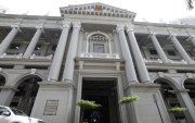 Se ha planteado la división del área urbana de Guayaquil en distritos con la finalidad de potenciar las centralidades, mejorar la eficiencia de los recursos municipales y la calidad de servicios, superando la actual desigualdad existente en la subdivisión parroquial.