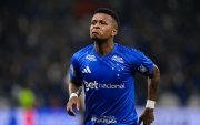 Keny Arroyo celebra su golazo con Cruzeiro ante Atlético Mineiro por la Copa de Brasil.