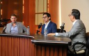 Rafael Verduga (i) y Jorge Reinoso (d), exdirectivos de Barcelona SC, participaron en un conversatorio sobre las Sociedades Anónimas.