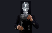 La inteligencia artificial puede analizar datos y detectar patrones en segundos, pero el reto sigue siendo incorporar esa eficiencia sin perder el criterio y la empatía humana.