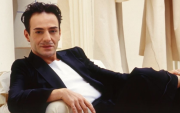 En su cuenta de Instagram, el diseñador John Galliano asume la responsabilidad por el daño causado a comunidades judías y asiáticas con sus palabras.