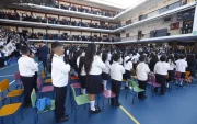 El alcalde, Pabel Muñoz, inauguró el año lectivo en la Unidad Educativa Antonio José de Sucre.