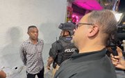 Christian ‘Diablito’ Lara fue detenido durante el operativo Pandora en Quito, mientras dialogaba con el ministro del Interior, John Reimberg, durante el procedimiento policial.