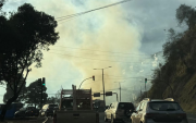 Una quema de pastizales se observó en la Autopista General Rumiñahui, la tarde del 2 de septiembre del 2026.