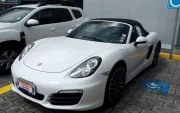 En vehículos, el bien de mayor valor es un Porsche, cuya base de subasta asciende a $65.109,60.