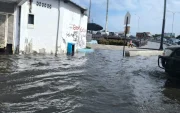 Fotografía de archivo de inundación en el sur de Guayaquil por marea alta.