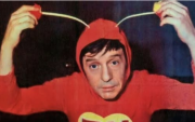 Roberto Gómez Bolaños interpretó al Chapulín Colorado.