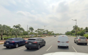 En este sector de la avenida Samborondón ocurrió el siniestro vial en el que una mujer murió atropellada por un conductor que huyó del lugar.