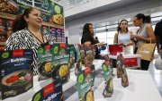 La semilla de quinua se ha procesado para ofrecerla para cocinarla tipo risotto con los ingredientes agregados.