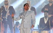 Bad Bunny ganó su primer Emmy gracias al espectáculo de medio tiempo del Super Bowl 2026.