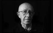 Carvajal nació en San Gabriel en 1948 y dedicó su vida a la poesía, la filosofía y la docencia.