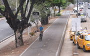 En vía a la costa existe un tramo de ciclovía al que le falta conexión con otros sectores. Es uno de los detalles a tener en cuenta para un proyecto de corredor turístico.