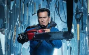 La motosierra que Ash, interpretado por Bruce Campbell, lleva en lugar de su mano derecha se convirtió en uno de los elementos más reconocibles del personaje.