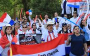 Un grupo de médicos paraguayos del sector público, durante una jornada de protestas al final de un paro nacional de dos días, en Cambyretá (Paraguay)