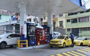 El presidente Daniel Noboa anunció una nueva reducción de tres centavos por galón en la gasolina Extra, Ecopaís y el diésel.