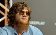 Shara “Bullet” Magomedov durante una conferencia de prensa de UFC.