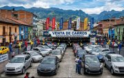 En el financiamiento vehicular, por lo general, quien concede el crédito constituye el fideicomiso y establece las condiciones de la garantía y de su ejecución en caso de incumplimiento.