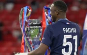 Willian Pacho es bicampeón de la Champions League con PSG.