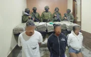 Dos mujeres y un hombre fueron aprehendidos en el operativo en Alangasí, al oriente de Quito.