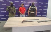 Alias Manaba fue detenido en Nueva Prosperina con dos escopetas durante operativo militar.