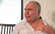 Abdalá Bucaram explica en qué consiste su problema cardiaco.