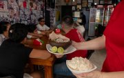 Uno de sus platos donde la albacora es el ingrediente estrella en el local de la Cazuela del Chino.