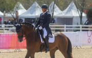 Ecuador subió a lo más alto del podio en Santa Fe 2026 tras ganar el oro en Adiestramiento ecuestre.