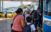 El alza de los pasajes en Santa Elena genera cuestionamientos por el costo del transporte y la falta de explicaciones técnicas.