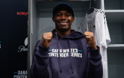Mayton ‘The Lion’ Perea celebra su victoria ante Zevan Hunt tras conseguir un contrato con UFC.